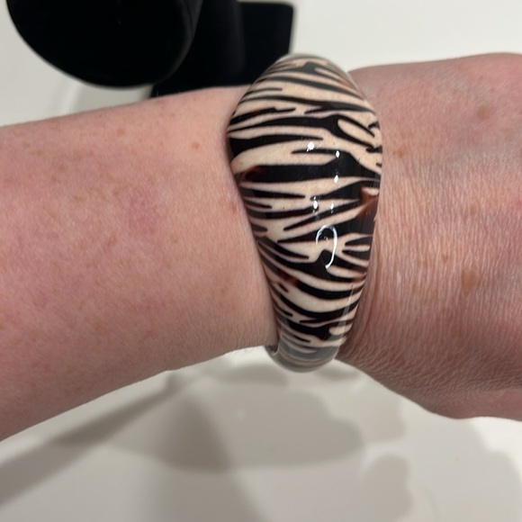 Zebra Print Women's Bangle Bracelet - Picture 4 of 5